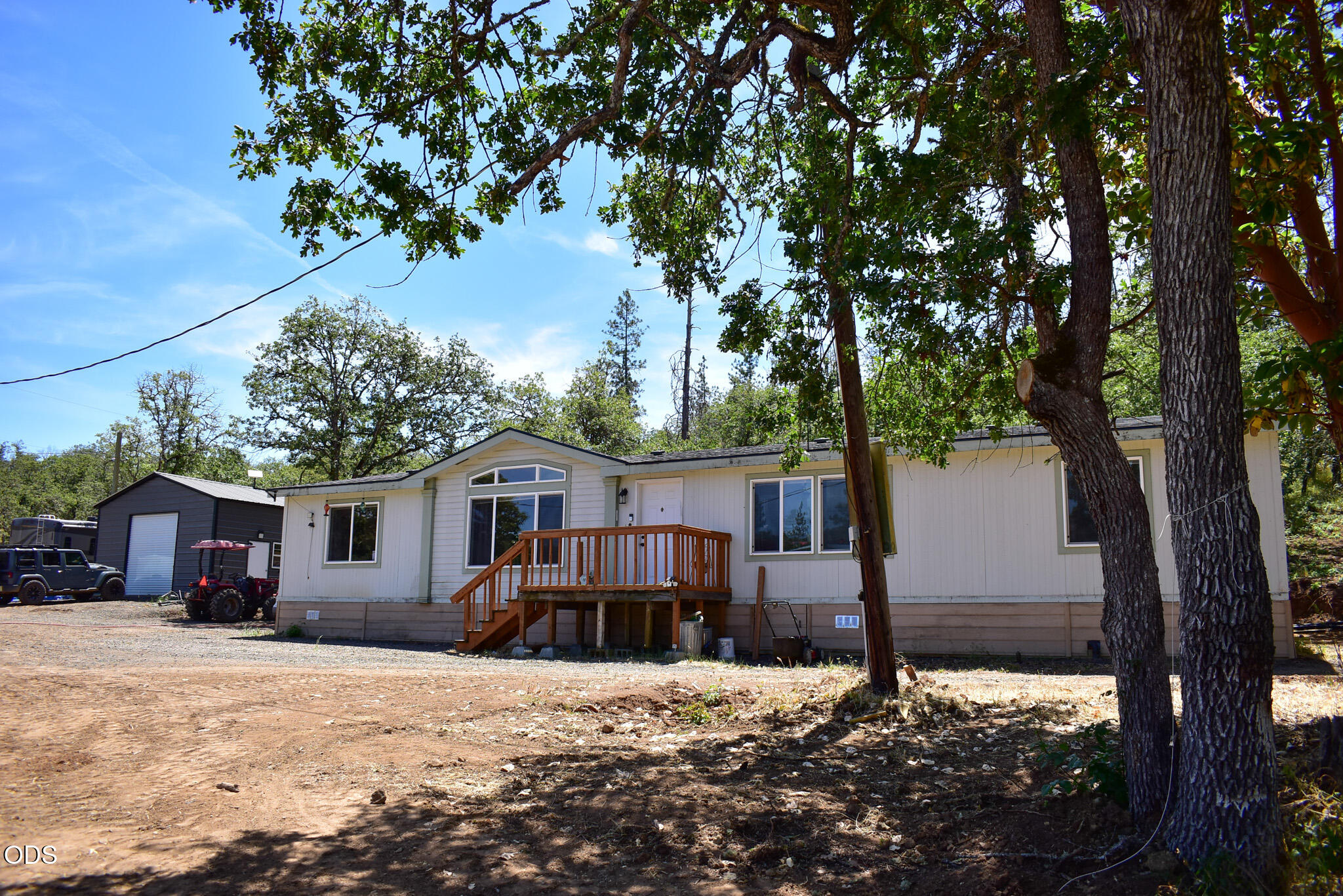 1956 Worthington Road Eagle Point, OR 97524 - Photo 2 of 43