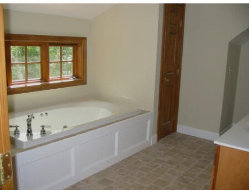 86 Crooked Ledge Road Southampton, MA 01073 - Photo 11 of 14 Gallery Image 11