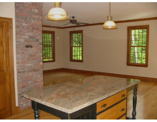 86 Crooked Ledge Road Southampton, MA 01073 - Photo 6 of 14 Gallery Image 6