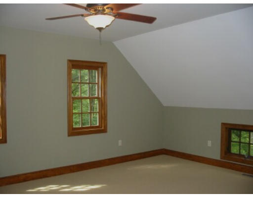 86 Crooked Ledge Road Southampton, MA 01073 - Photo 10 of 14 Gallery Image 10