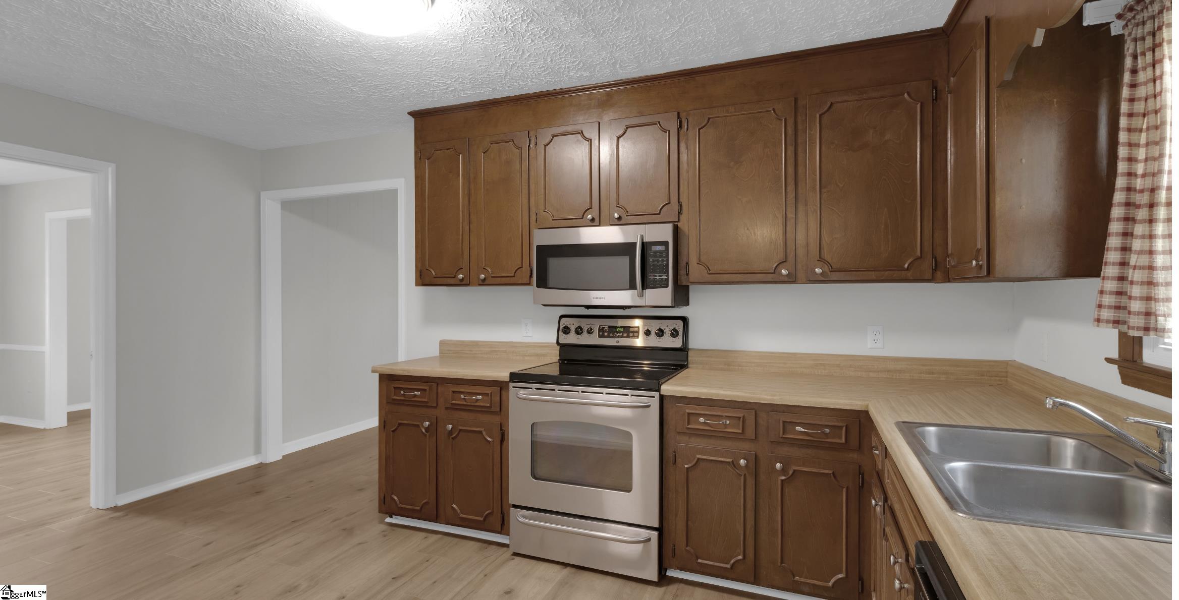 200 Tanner Road Taylors, SC 29687 - Photo 13 of 29 Gallery Image 13