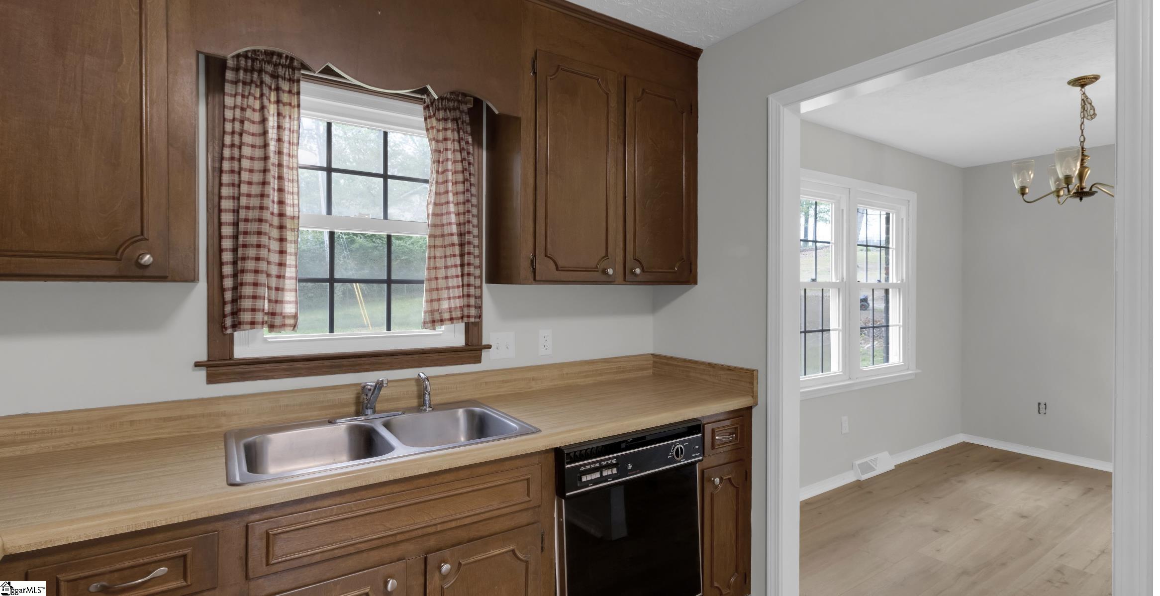 200 Tanner Road Taylors, SC 29687 - Photo 10 of 29 Gallery Image 10