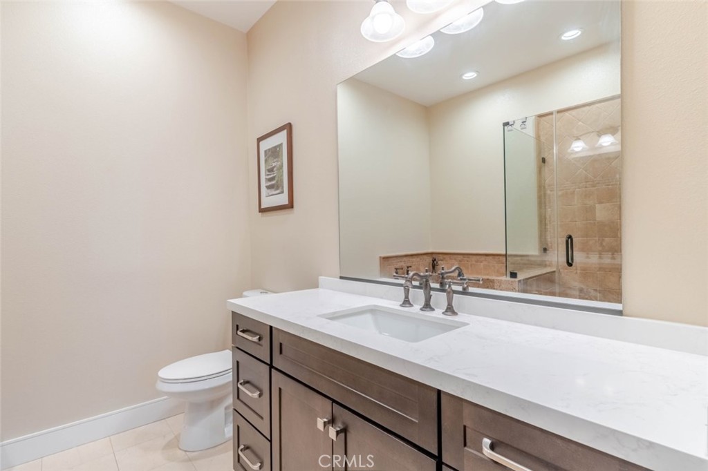 10604 Valley Spring Lane, Unit 105 Toluca Lake, CA 91602 - Photo 11 of 25