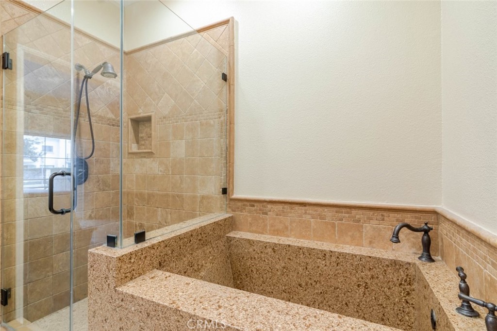 10604 Valley Spring Lane, Unit 105 Toluca Lake, CA 91602 - Photo 12 of 25