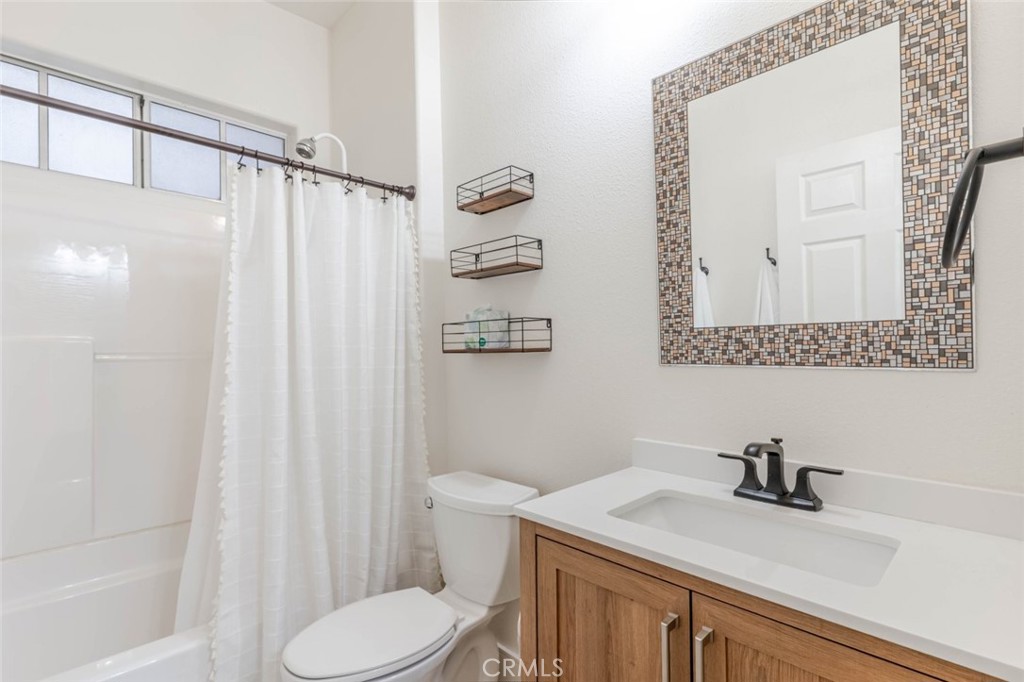 10604 Valley Spring Lane, Unit 105 Toluca Lake, CA 91602 - Photo 13 of 25