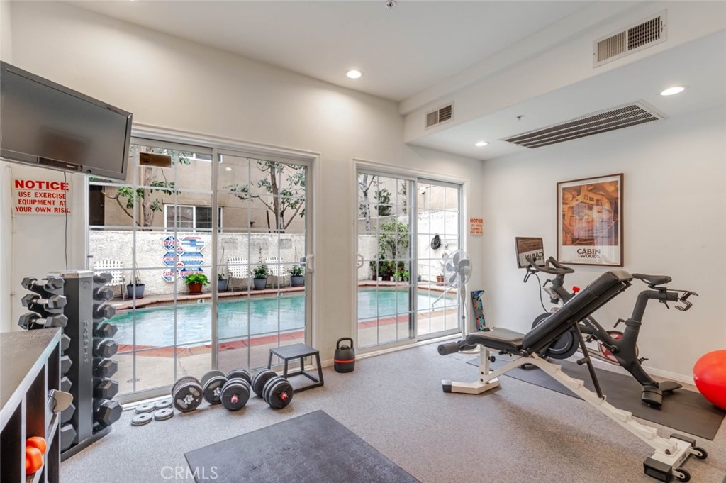 10604 Valley Spring Lane, Unit 105 Toluca Lake, CA 91602 - Photo 15 of 25
