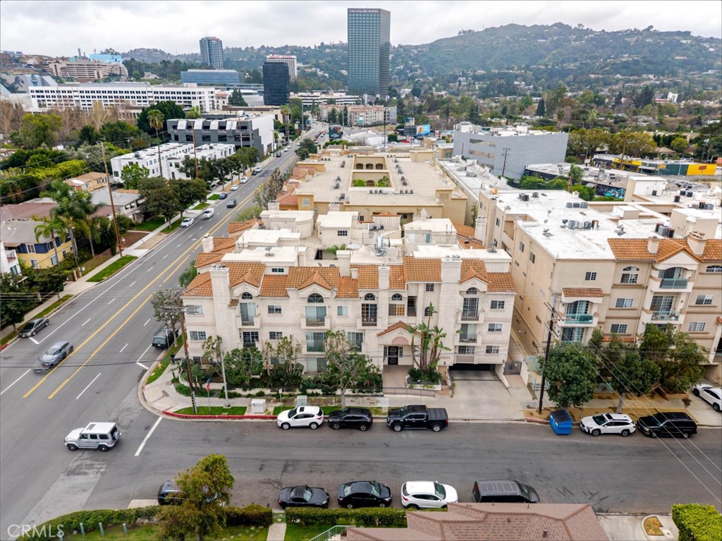 10604 Valley Spring Lane, Unit 105 Toluca Lake, CA 91602 - Photo 18 of 25