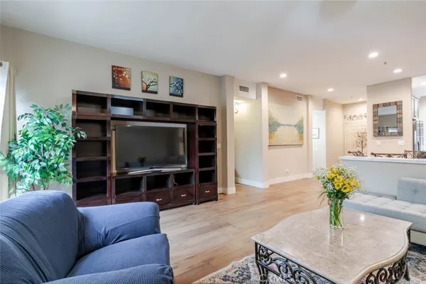$695,000 | 10604 Valley Spring Lane, Unit 105, Toluca Lake, CA 91602