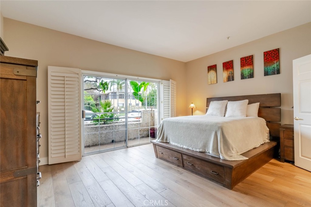 10604 Valley Spring Lane, Unit 105 Toluca Lake, CA 91602 - Photo 8 of 25