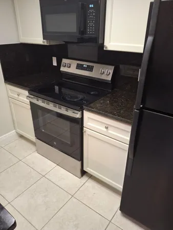 $2,100 | 3222 Coral Lake Lane, Coral Springs, FL 33065