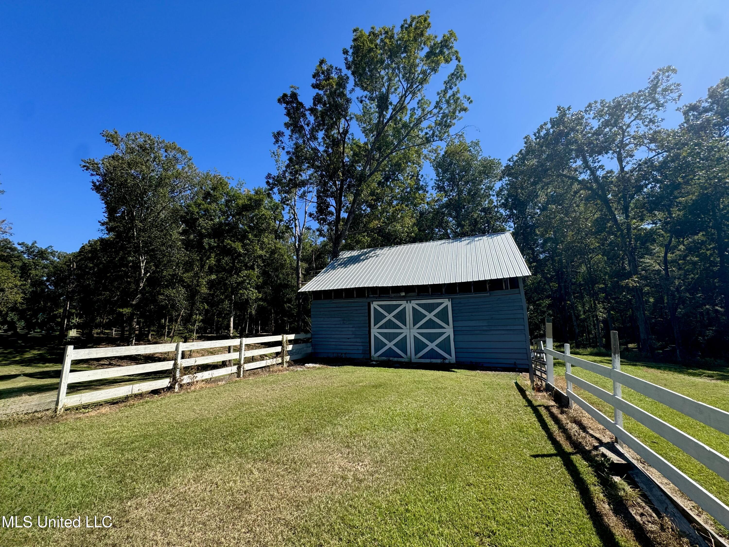 3114 Mathis Road Crystal Springs, MS 39059 - Photo 3 of 43 IMG_9036