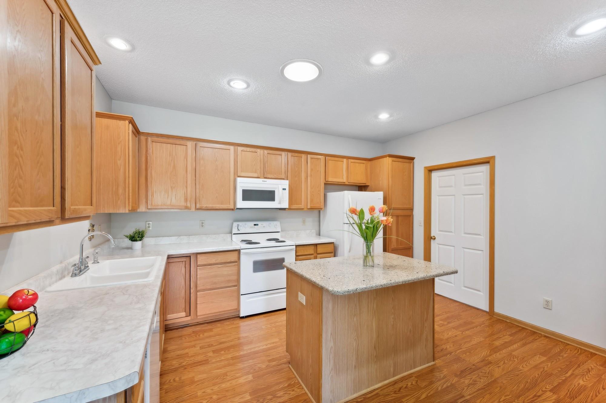 5921 Prairie Ridge Drive Shoreview, MN 55126 - Photo 18 of 25 Gallery Image 18