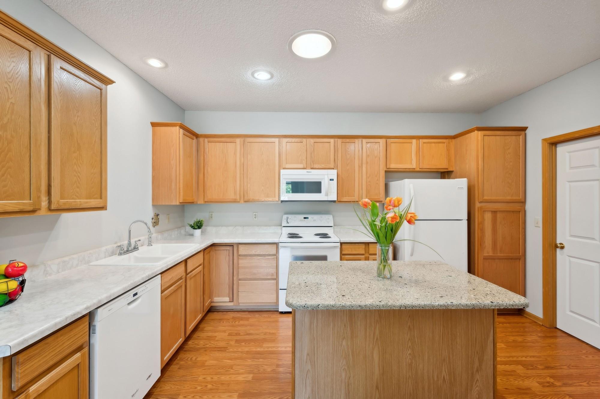 5921 Prairie Ridge Drive Shoreview, MN 55126 - Photo 19 of 25 Gallery Image 19