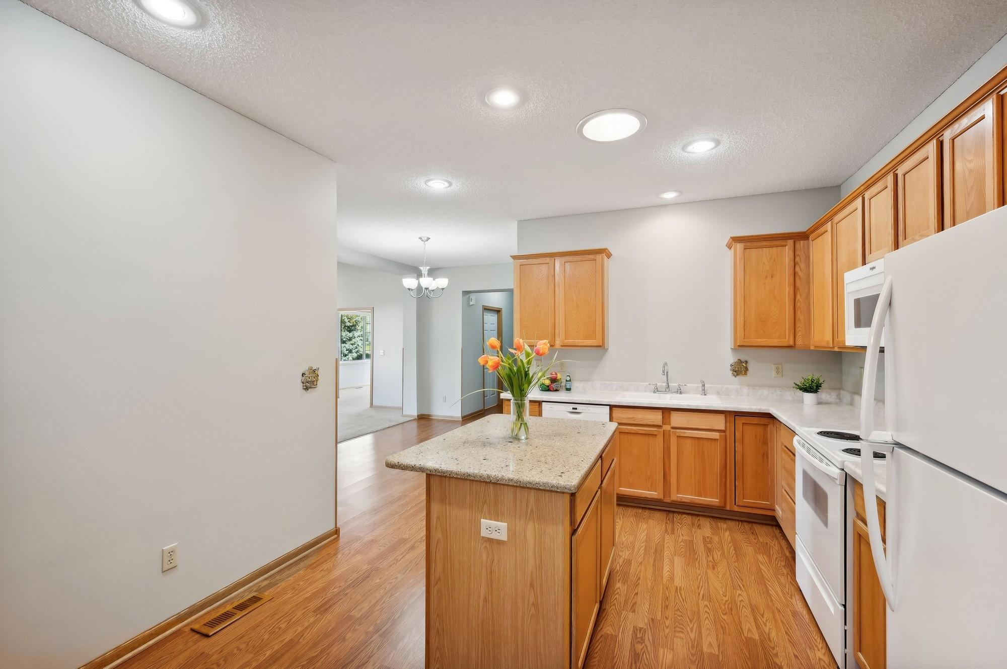 5921 Prairie Ridge Drive Shoreview, MN 55126 - Photo 7 of 25 Gallery Image 7