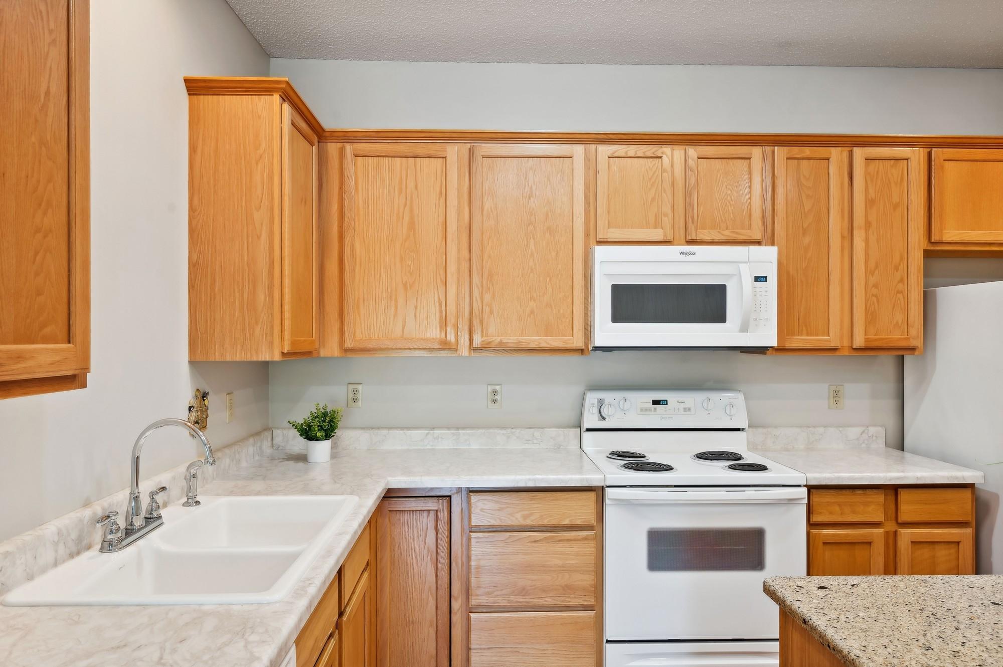 5921 Prairie Ridge Drive Shoreview, MN 55126 - Photo 8 of 25 Gallery Image 8