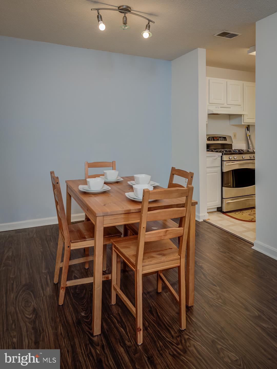 21014 Timber Ridge Terrace, Unit 303 Ashburn, VA 20147 - Photo 14 of 31 Gallery Image 14