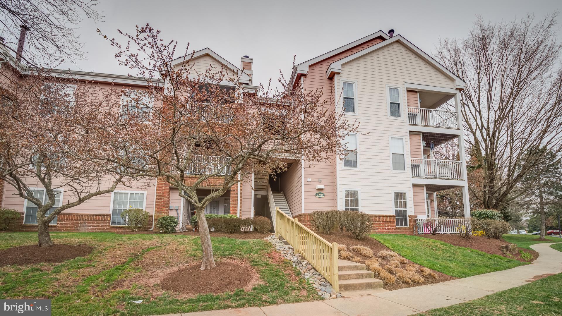 21014 Timber Ridge Terrace, Unit 303 Ashburn, VA 20147 - Photo 4 of 31 Gallery Image 4