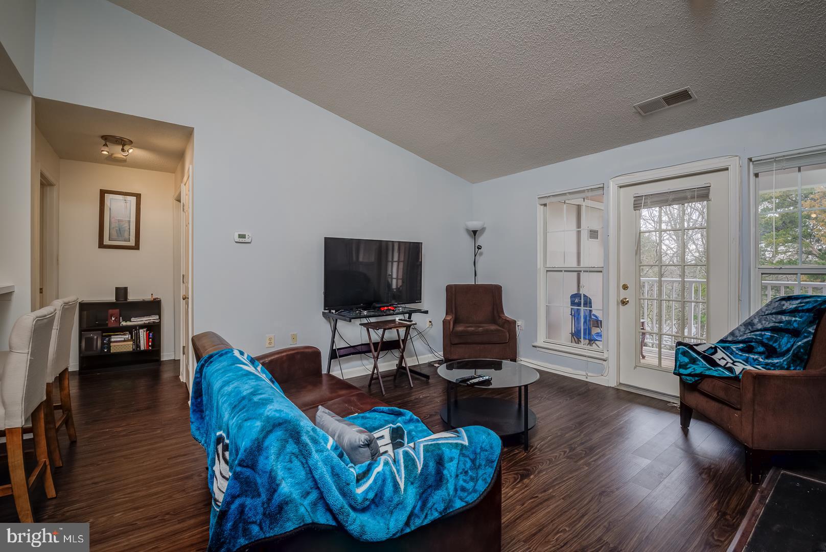 21014 Timber Ridge Terrace, Unit 303 Ashburn, VA 20147 - Photo 7 of 31 Gallery Image 7