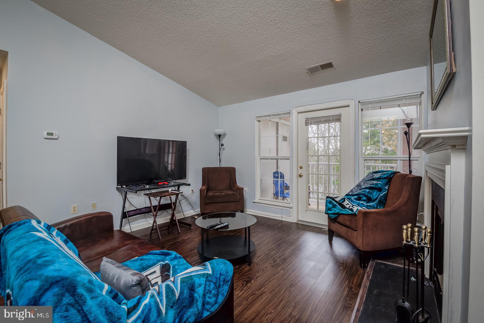 21014 Timber Ridge Terrace, Unit 303 Ashburn, VA 20147 - Photo 8 of 31 Gallery Image 8