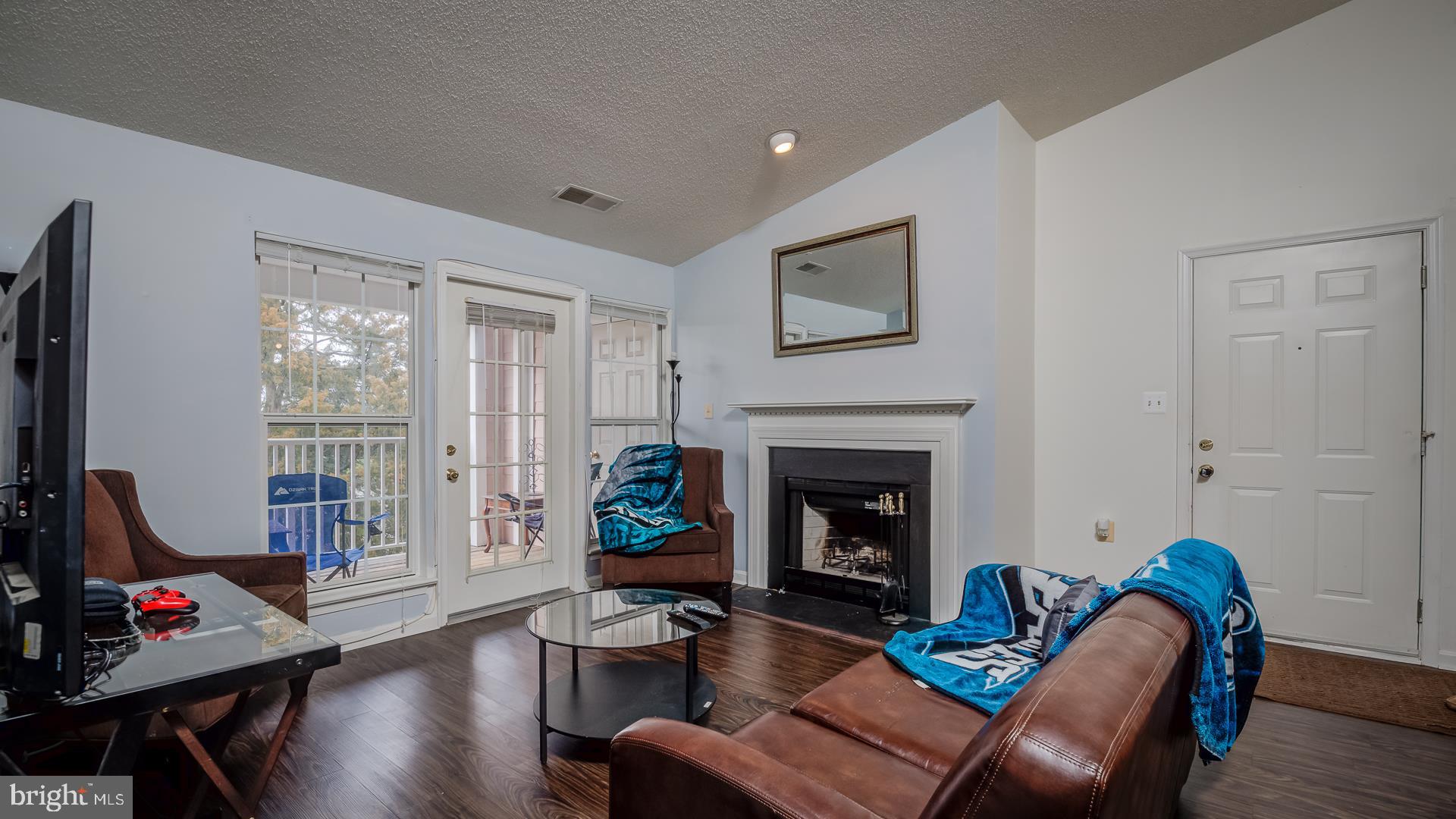 21014 Timber Ridge Terrace, Unit 303 Ashburn, VA 20147 - Photo 9 of 31 Gallery Image 9