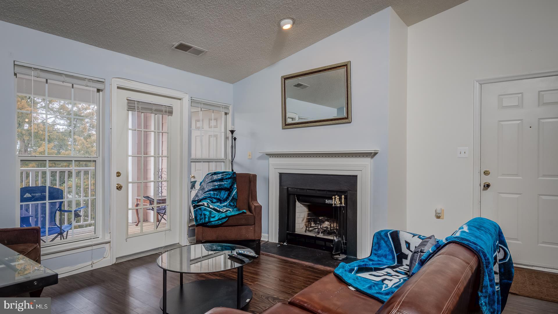 21014 Timber Ridge Terrace, Unit 303 Ashburn, VA 20147 - Photo 10 of 31 Gallery Image 10