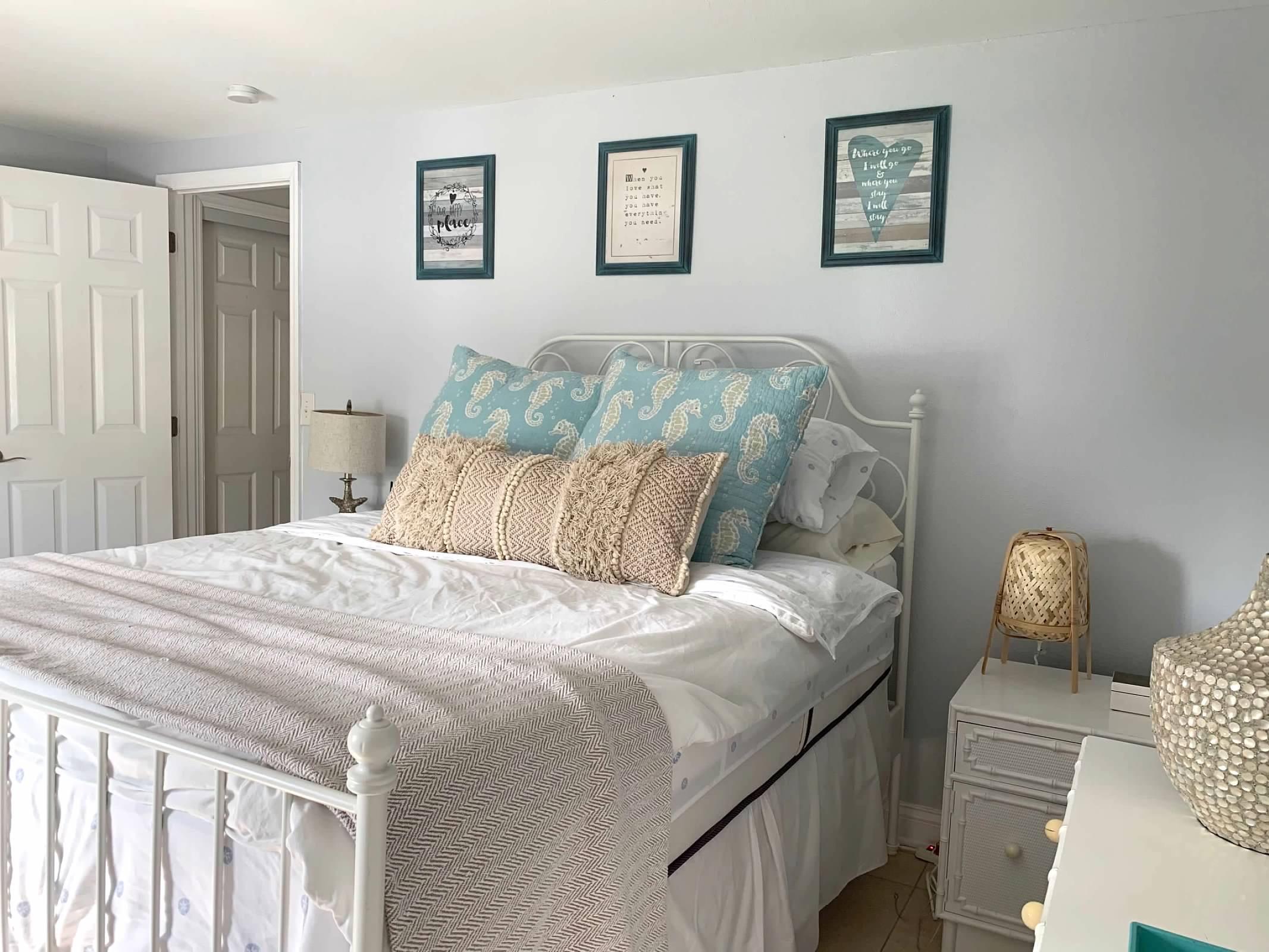 46 Ocean Drive Key Largo, FL 33037 - Photo 10 of 15 a bed sitting in a bedroom and chair