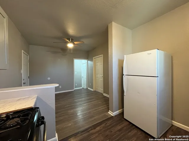 $975 | 378 East Petaluma Boulevard, Unit B, San Antonio, TX 78221
