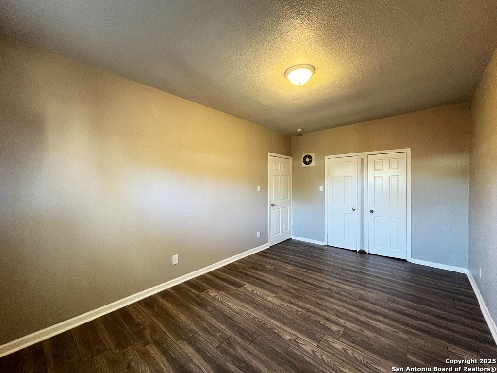 378 East Petaluma Boulevard, Unit B San Antonio, TX 78221 - Photo 14 of 25 a view of room