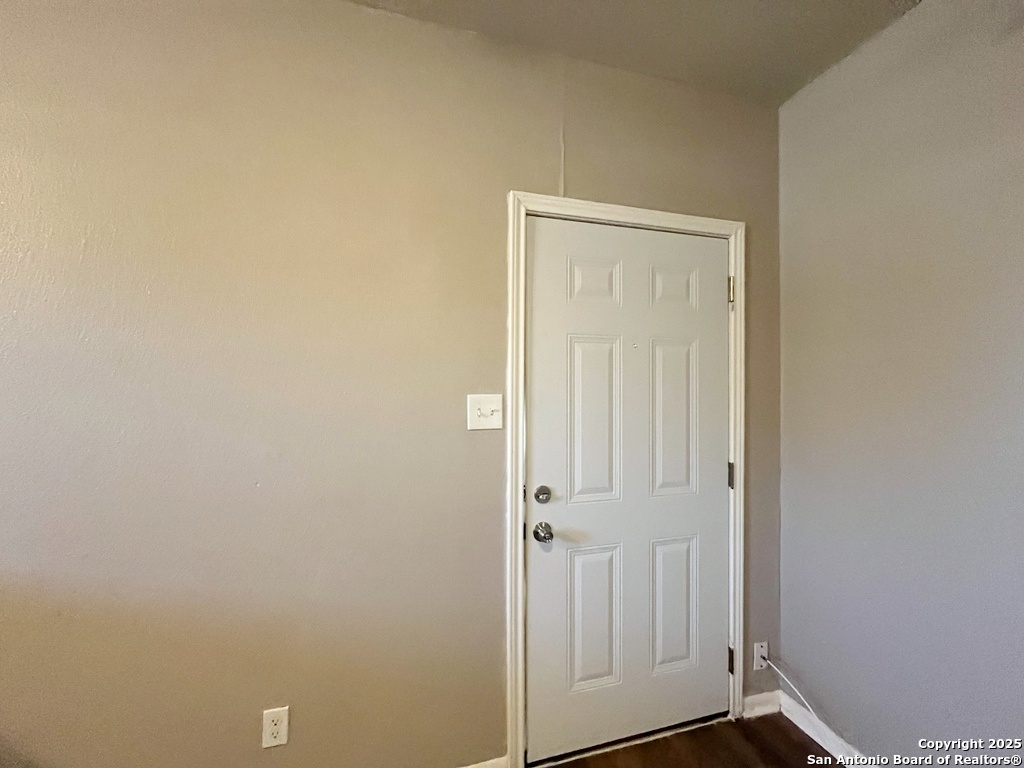 378 East Petaluma Boulevard, Unit B San Antonio, TX 78221 - Photo 20 of 25