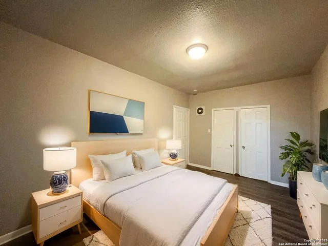 $975 | 378 East Petaluma Boulevard, Unit B, San Antonio, TX 78221