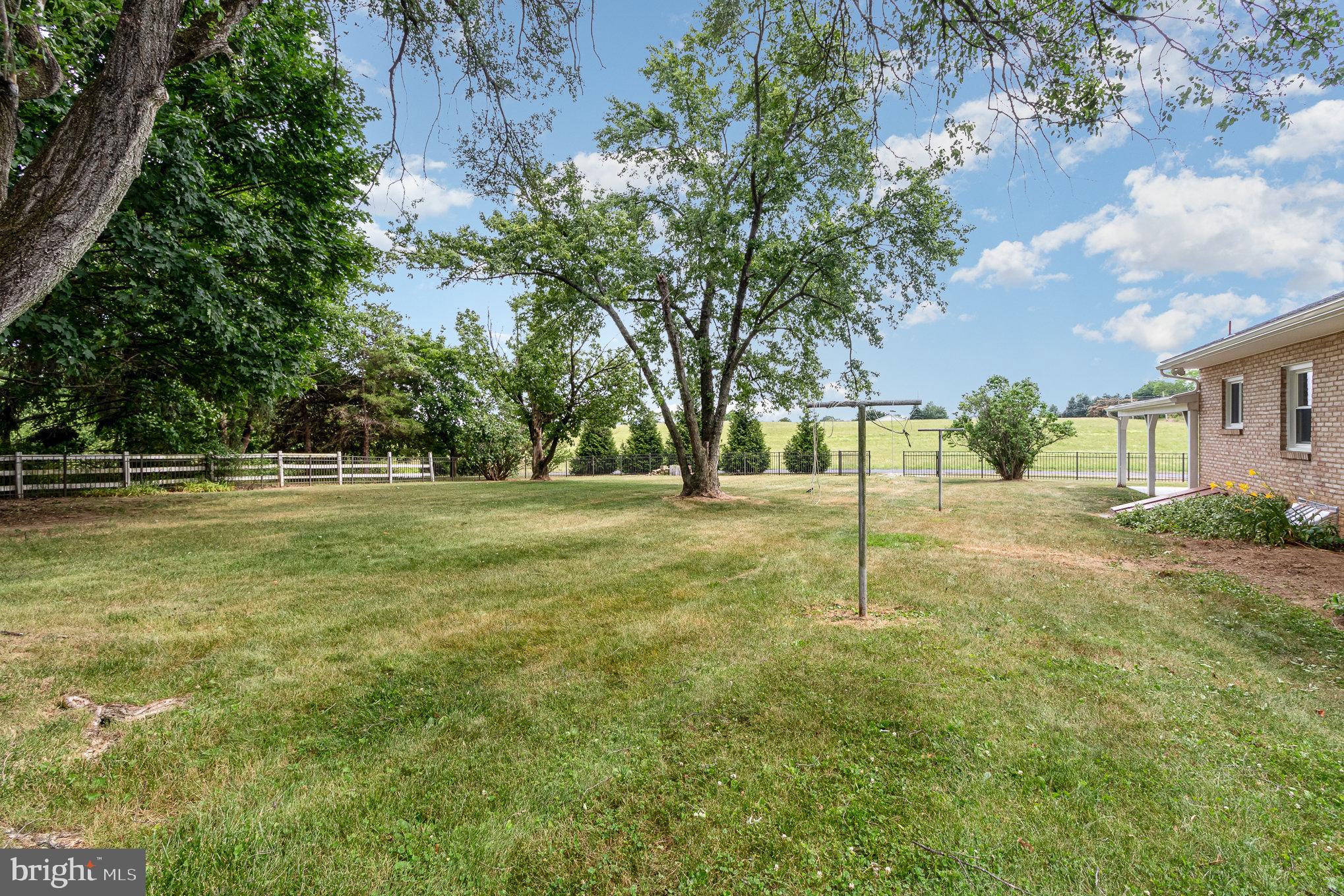 201 North Middlesex Road Carlisle, PA 17013 - Photo 20 of 24 Level Yard