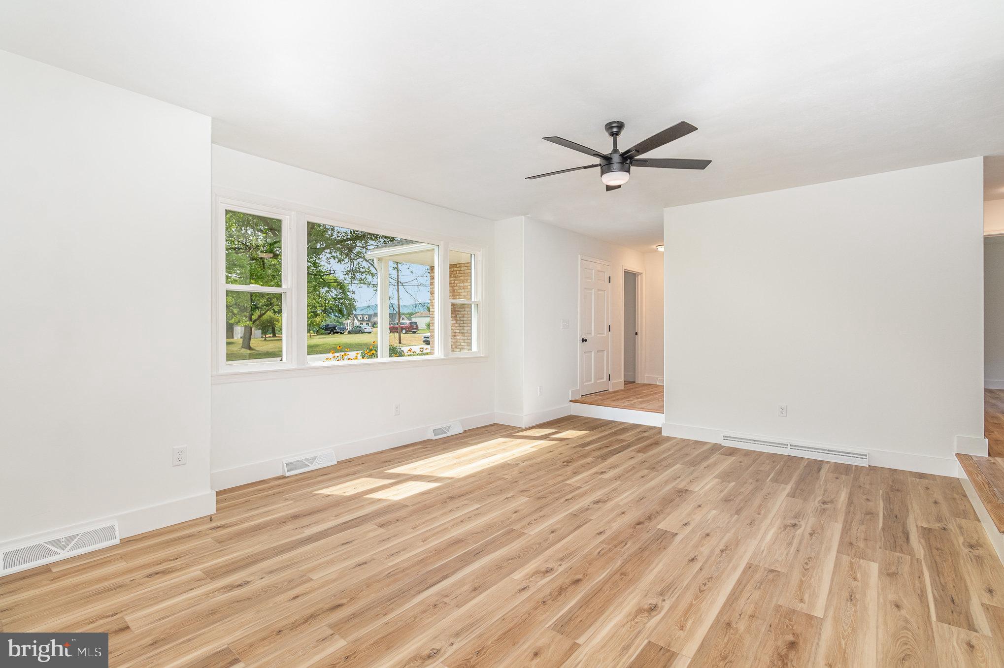 201 North Middlesex Road Carlisle, PA 17013 - Photo 5 of 24 Gallery Image 5