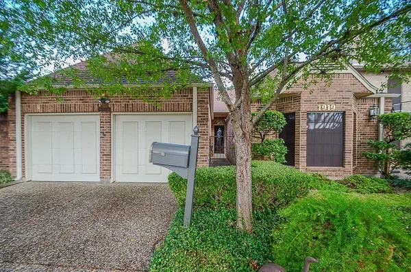 $259,900 | 1919 Mosa Creek Court, Houston, TX 77017
