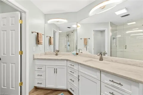 $995,000 | 9101 Vanderbilt Drive, Unit 302, Naples, FL 34108