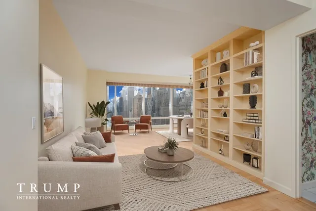 $6,650,000 | 1 Central Park West, Unit 29D | Upper West Side