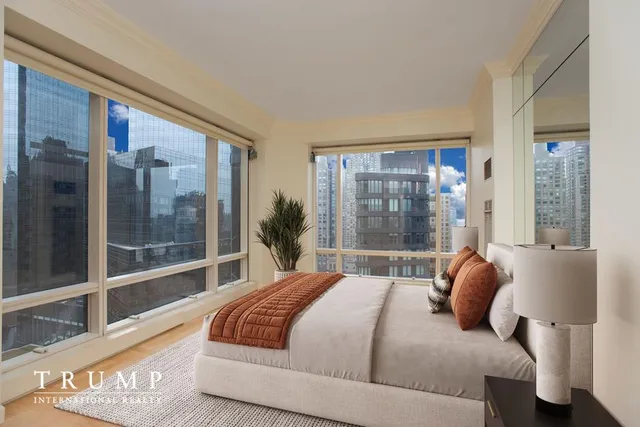 $6,650,000 | 1 Central Park West, Unit 29D | Upper West Side