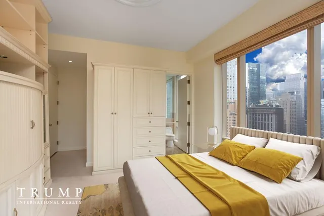 $6,650,000 | 1 Central Park West, Unit 29D | Upper West Side
