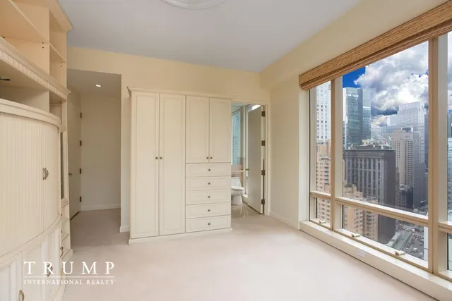 $6,650,000 | 1 Central Park West, Unit 29D | Upper West Side
