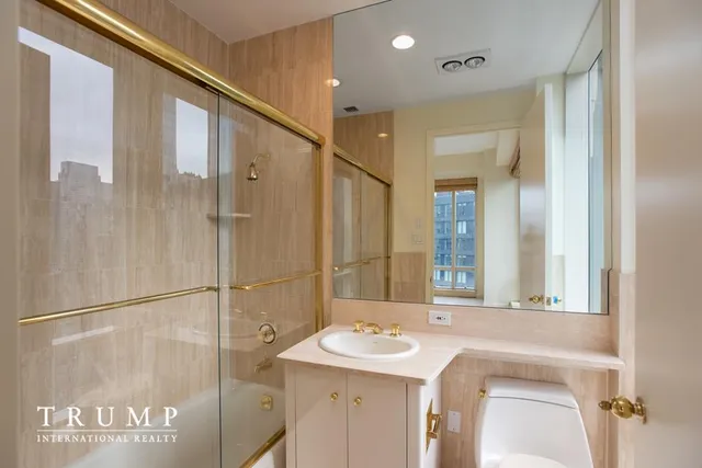 $6,650,000 | 1 Central Park West, Unit 29D | Upper West Side