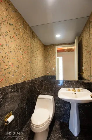 $6,650,000 | 1 Central Park West, Unit 29D | Upper West Side