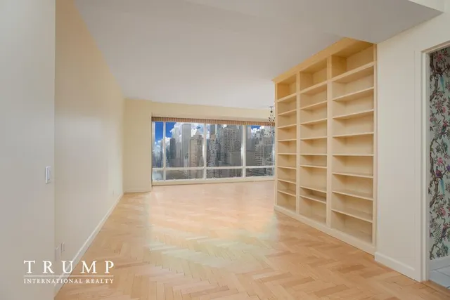 $6,650,000 | 1 Central Park West, Unit 29D | Upper West Side