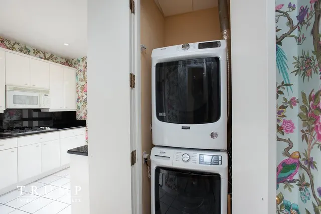 $6,650,000 | 1 Central Park West, Unit 29D | Upper West Side