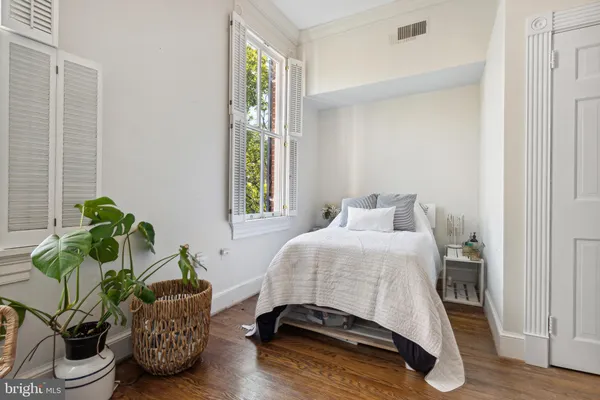 $6,995 | 1244 34th Street Northwest, Washington, DC 20007