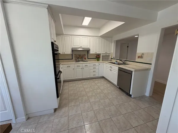 $6,300 | 9660 Vanalden Avenue, Northridge, CA 91324