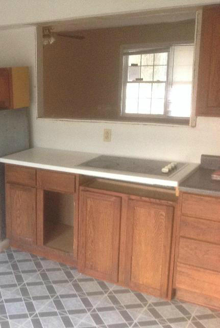 387 Calloway Road Loudon, TN 37774 - Photo 5 of 10 KITCHEN