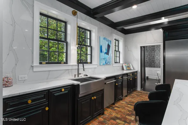 $1,550,000 | 312 6th Avenue, Hattiesburg, MS 39401