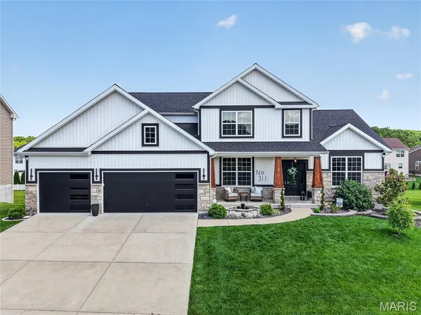 $725,000 | 311 Wilmer Valley Drive, Wentzville, MO 63385