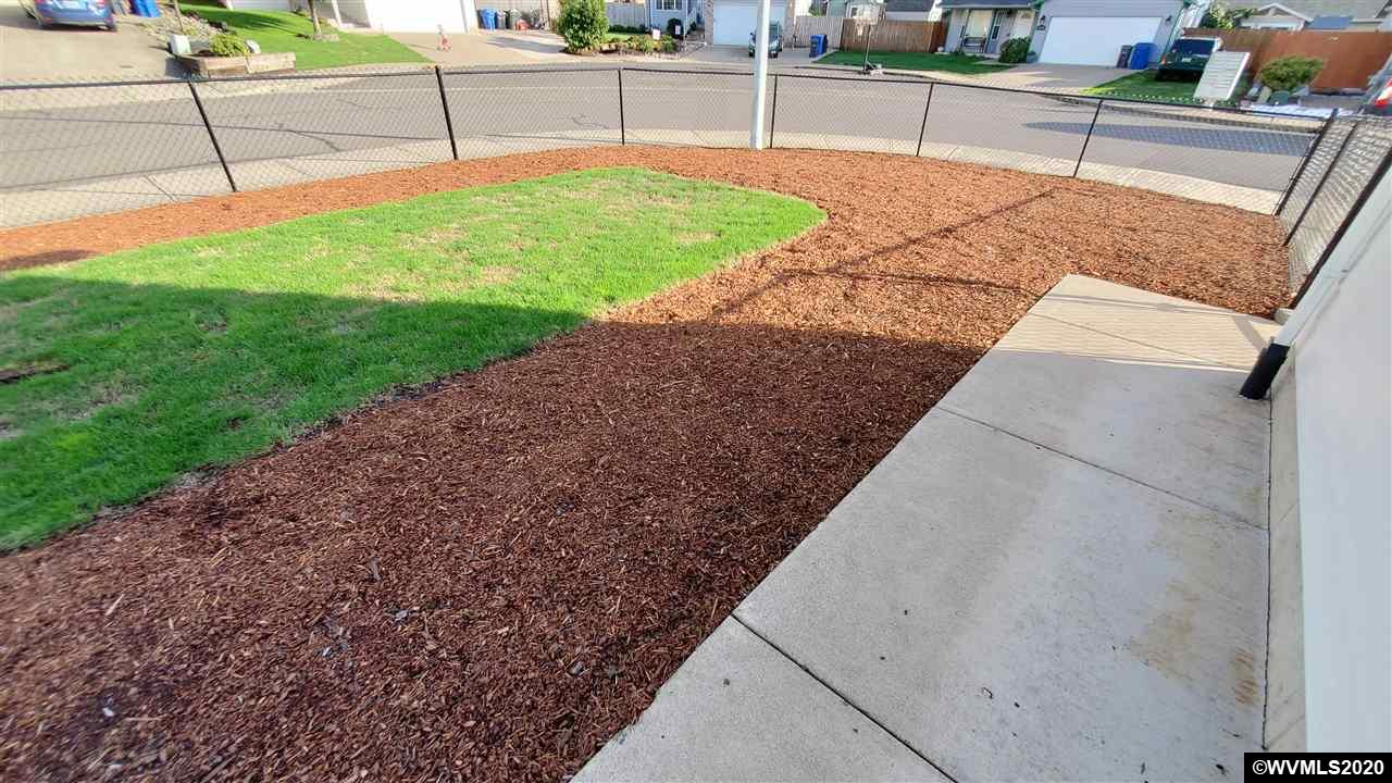 5358 Holly Loop Southeast Turner, OR 97392 - Photo 7 of 42