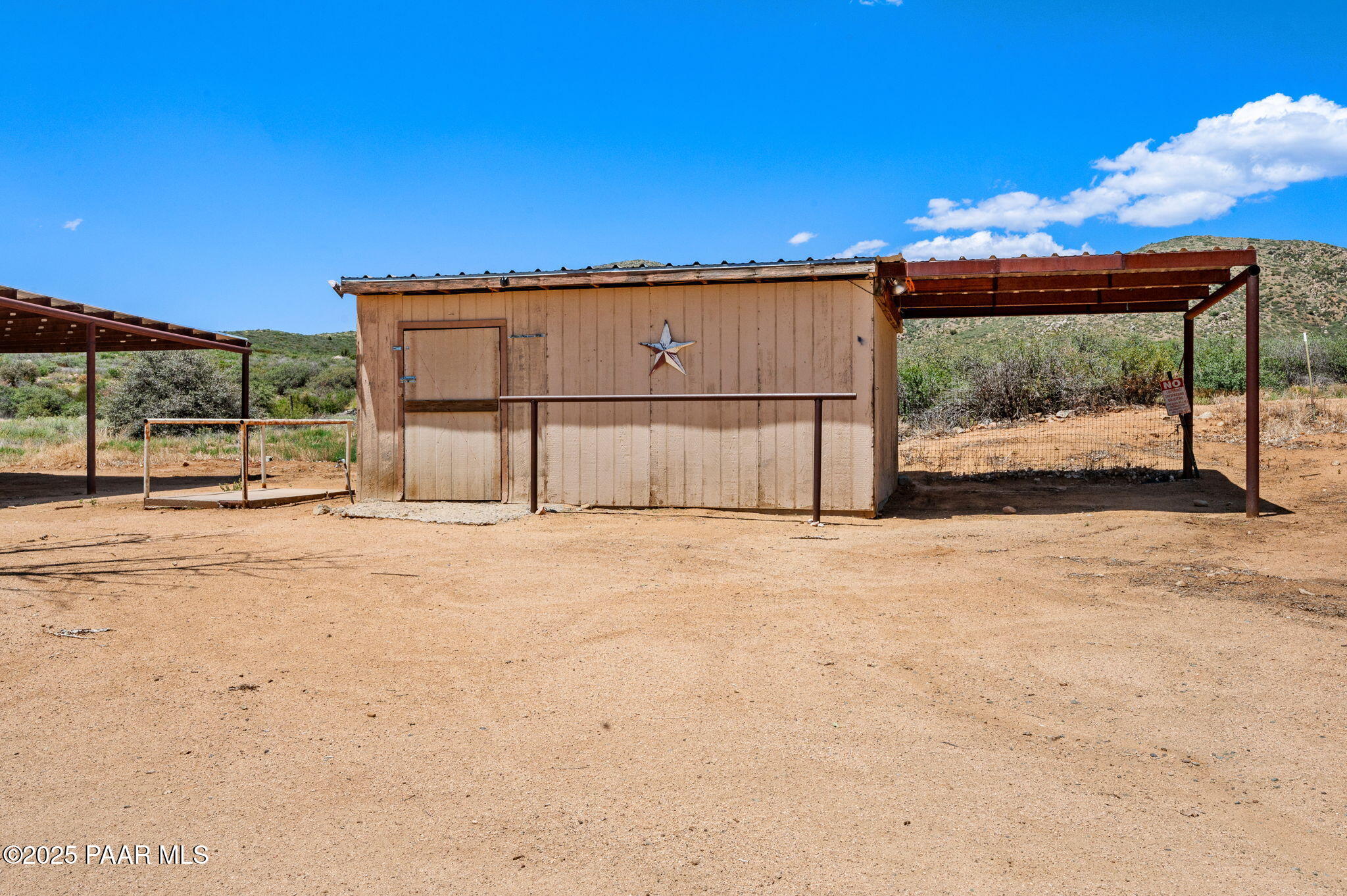17320 East Roper Way Dewey, AZ 86327 - Photo 19 of 24 Tack Room