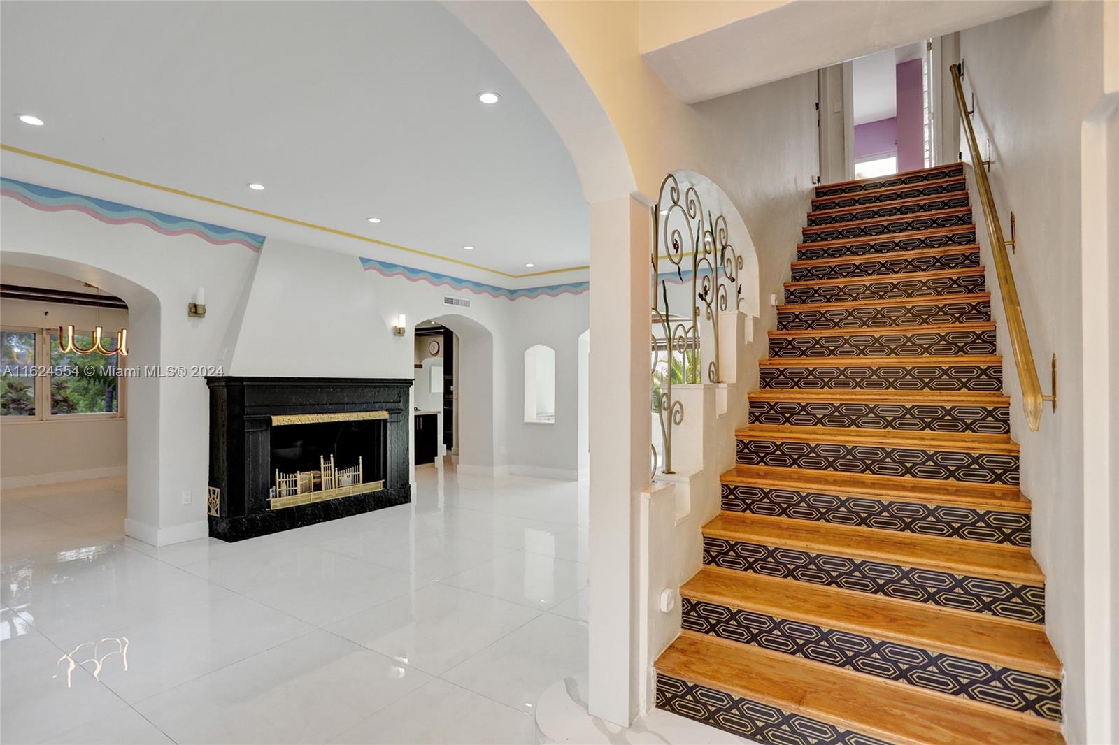 4585 Alton Road Miami Beach, FL 33140 - Photo 16 of 44 Gallery Image 16